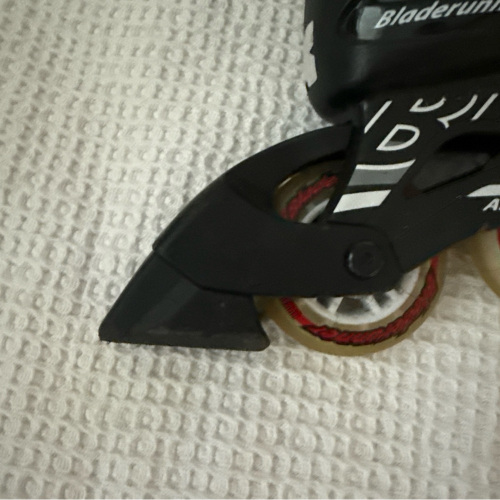 Blade Runner Phoenix Black and Red Rollerblades - Picture 5 of 9